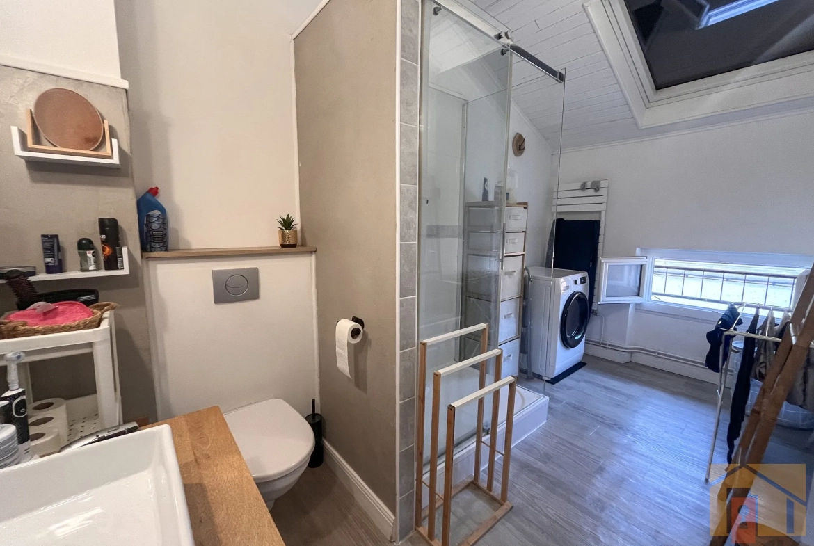 Appartement T3 en duplex entièrement rénové au centre d'Agen 