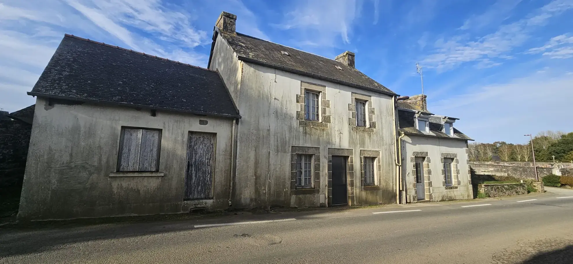 Ensemble de deux maisons à rénover à Carnoët, potentiel locatif et défiscalisation 