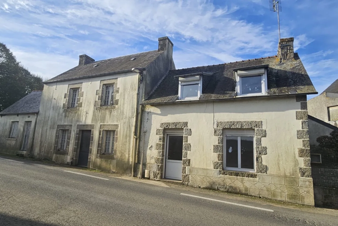 Ensemble de deux maisons à rénover à Carnoët, potentiel locatif et défiscalisation 