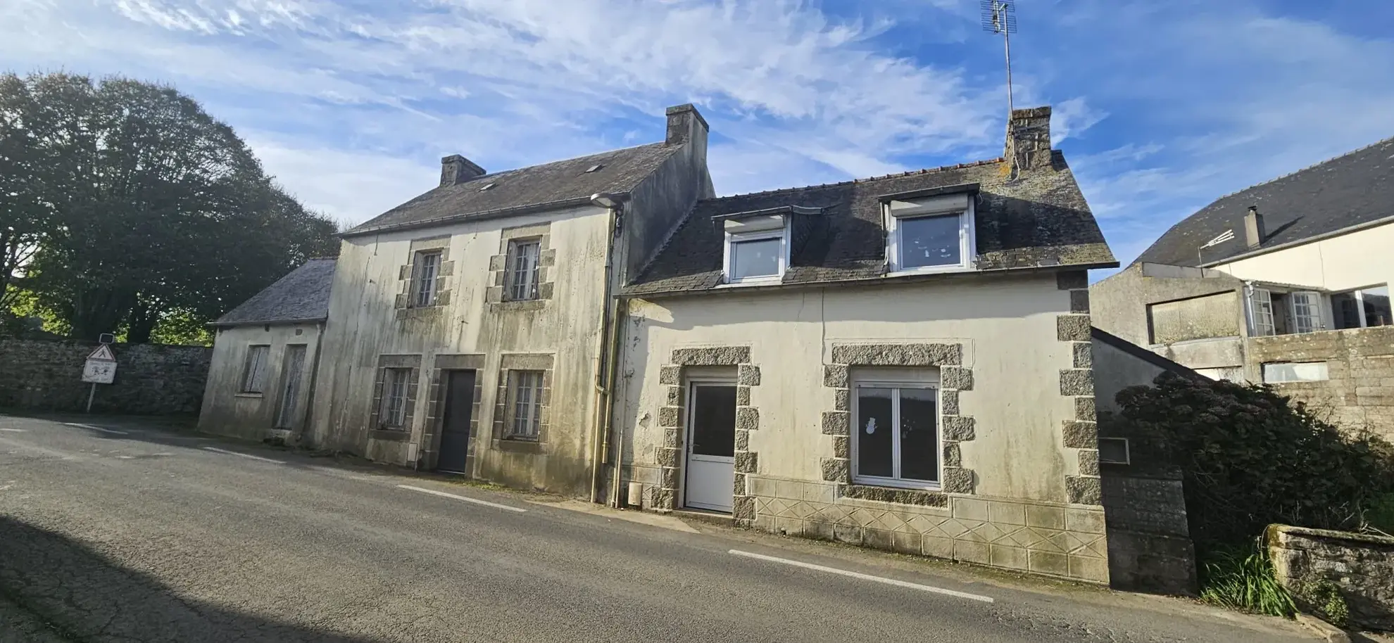 Ensemble de deux maisons à rénover à Carnoët, potentiel locatif et défiscalisation 