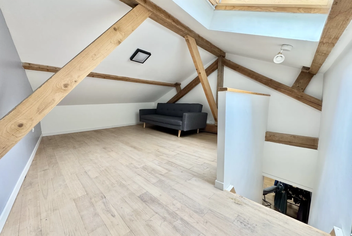 Immeuble à vendre à Penne d’Agenais : trois appartements rénovés et à terminer 