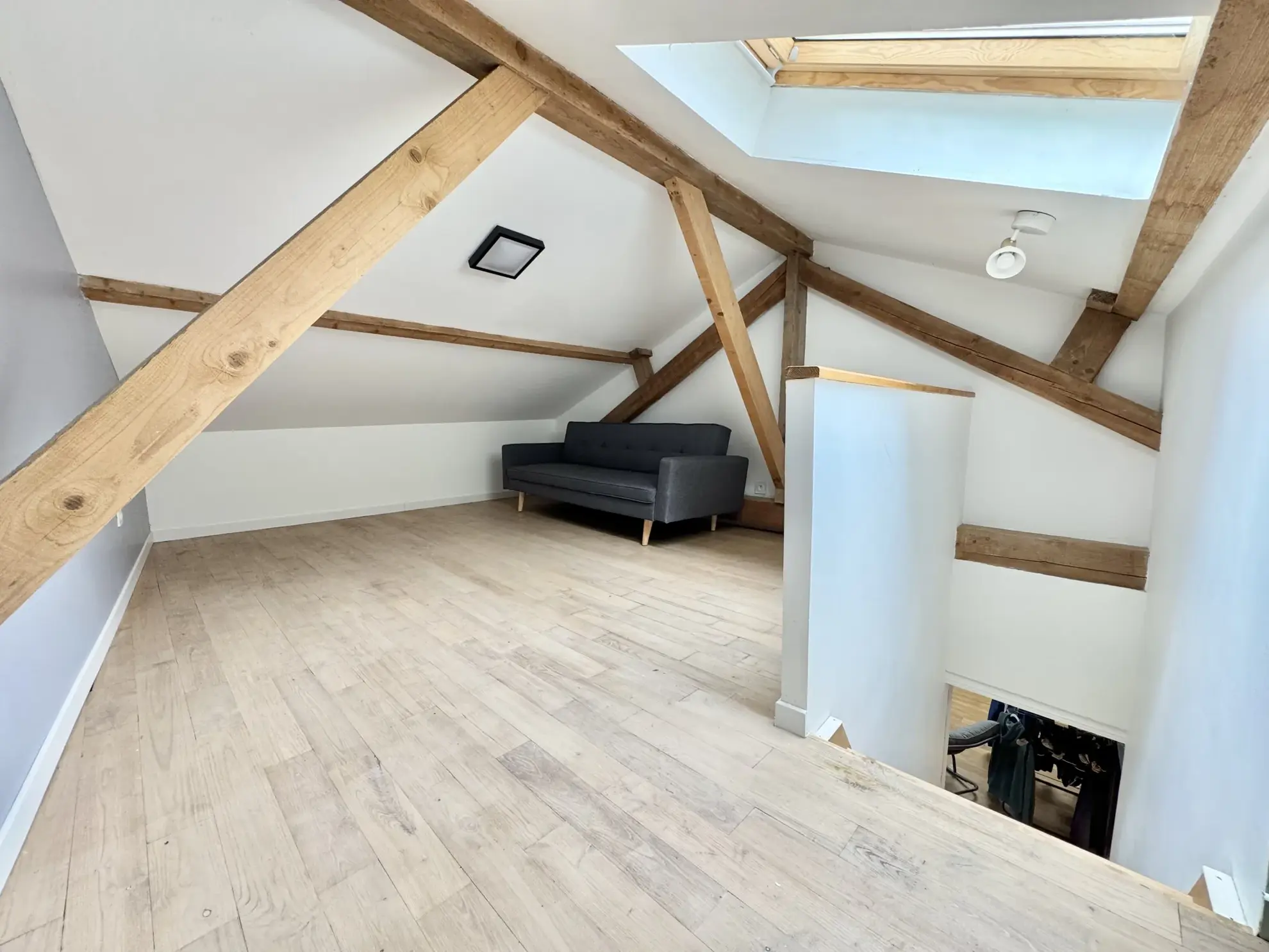 Immeuble à vendre à Penne d’Agenais : trois appartements rénovés et à terminer 