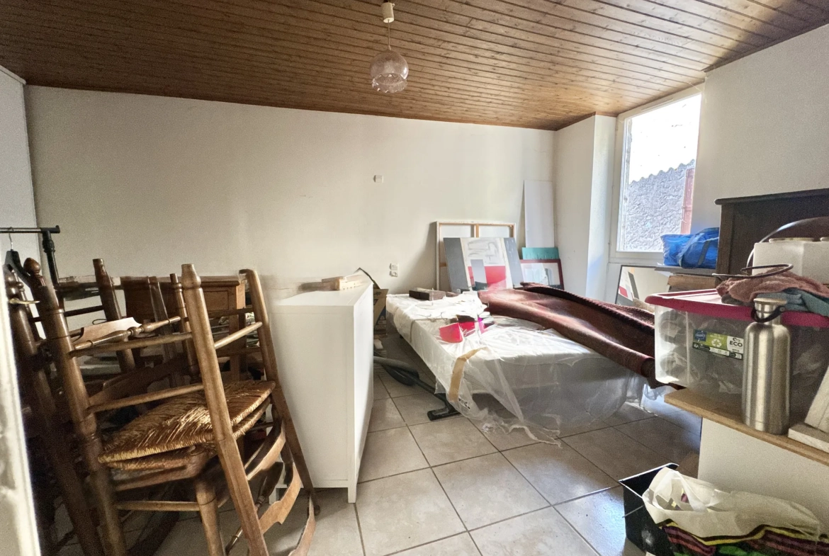 Immeuble à vendre à Penne d’Agenais : trois appartements rénovés et à terminer 