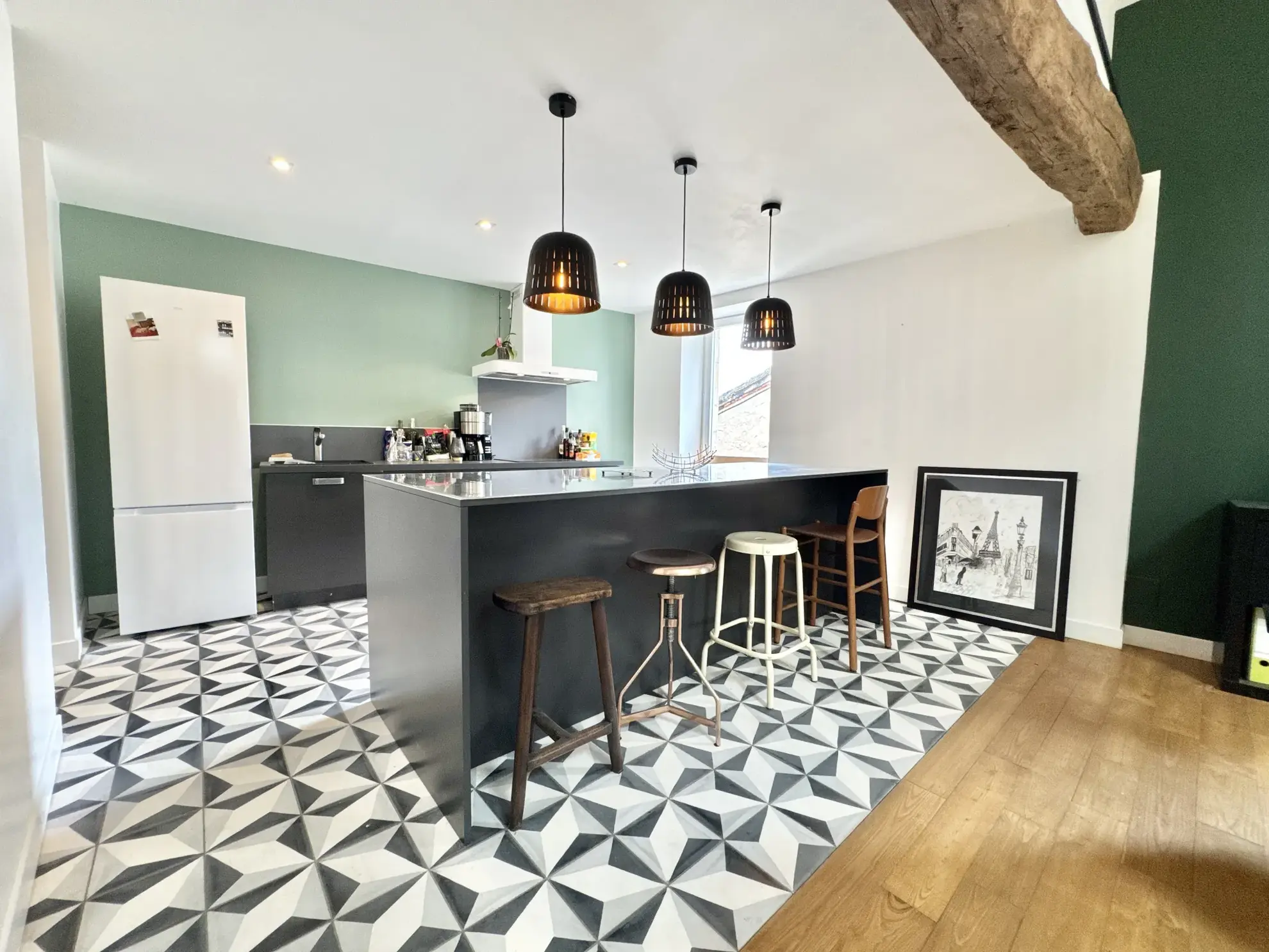 Immeuble à vendre à Penne d’Agenais : trois appartements rénovés et à terminer 