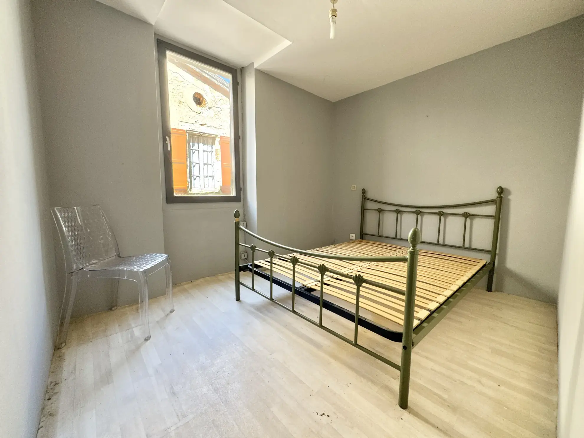 Immeuble à vendre à Penne d’Agenais : trois appartements rénovés et à terminer 