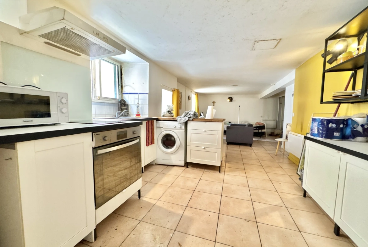 Immeuble à vendre à Penne d’Agenais : trois appartements rénovés et à terminer 