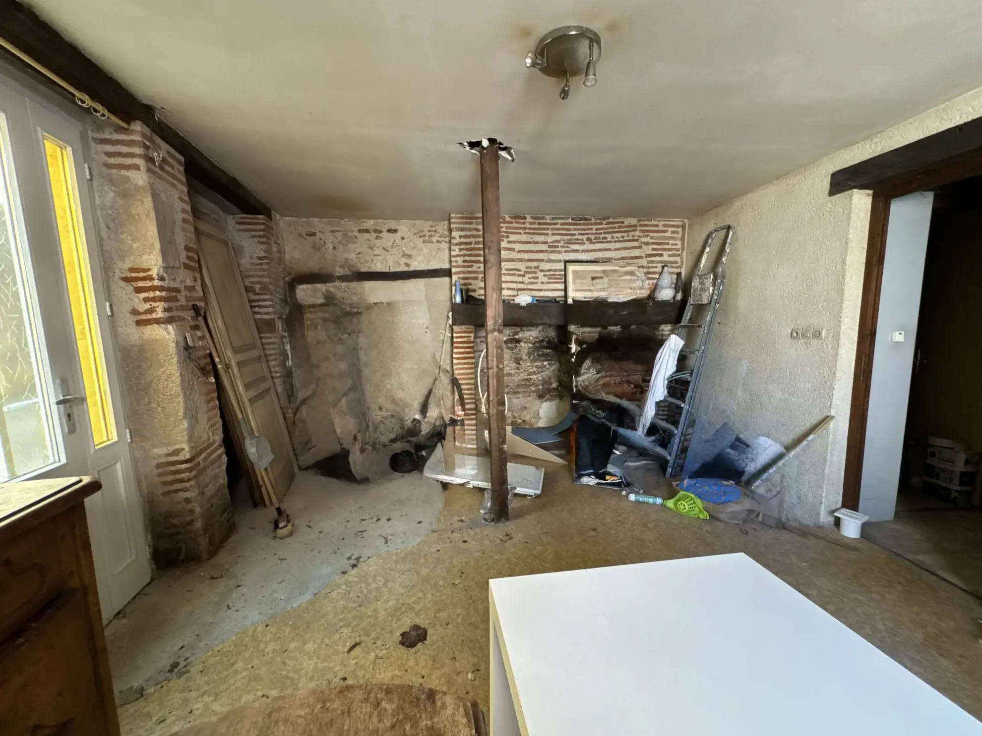 Immeuble à vendre à Penne d’Agenais : trois appartements rénovés et à terminer 