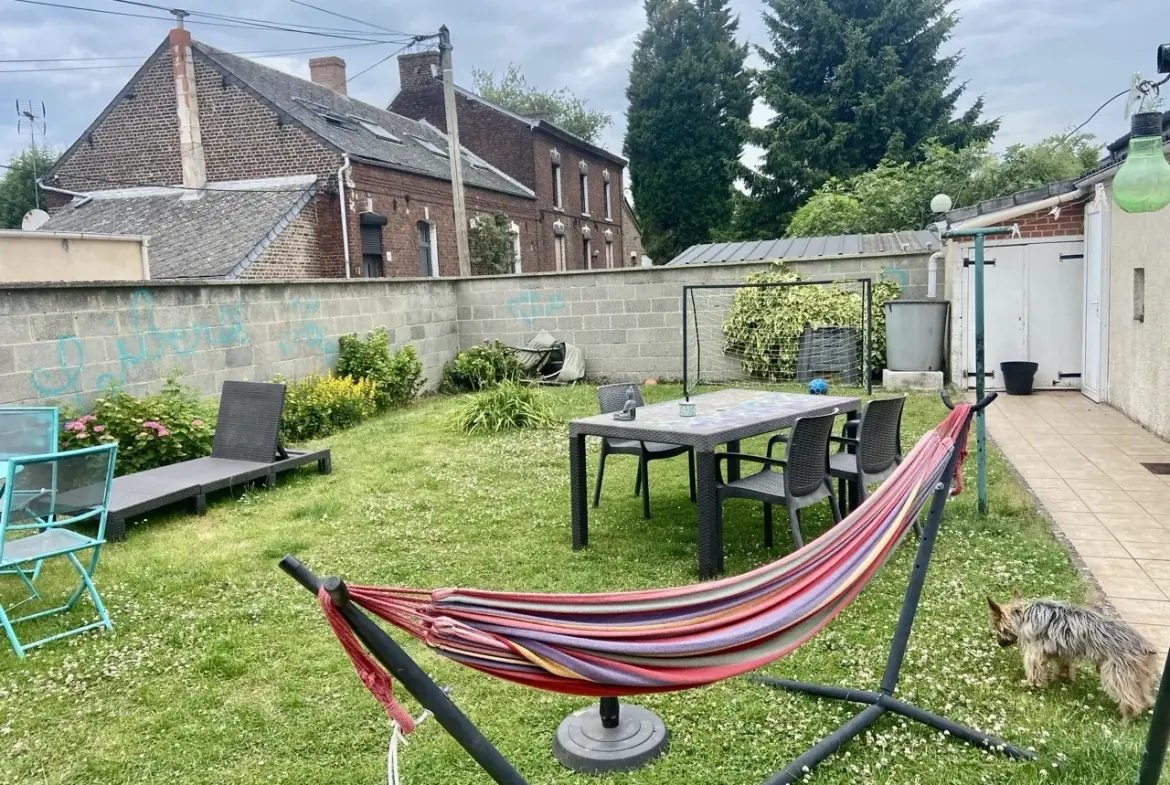 Belle maison familiale à vendre à Maubeuge, 3 chambres, jardin et garage, secteur calme 