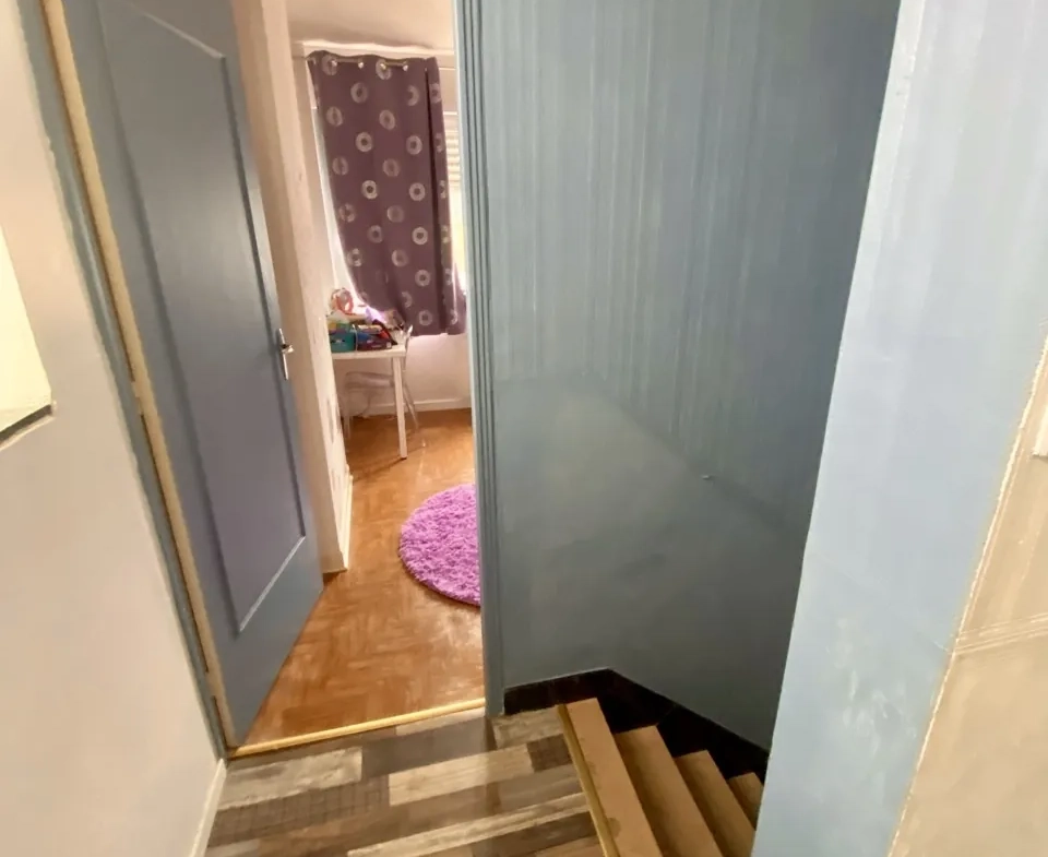 Belle maison familiale à vendre à Maubeuge, 3 chambres, jardin et garage, secteur calme 