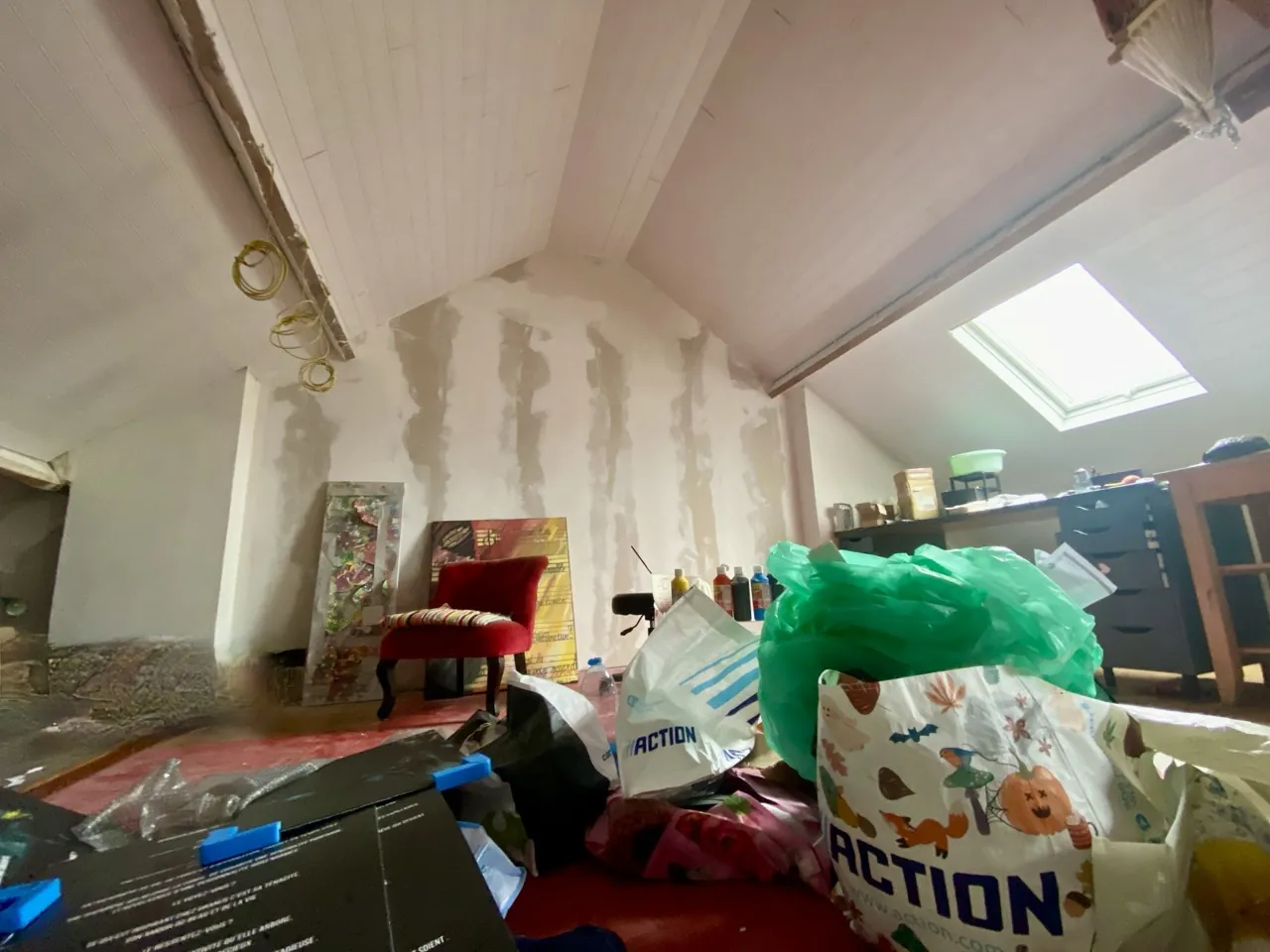 Belle maison familiale à vendre à Maubeuge, 3 chambres, jardin et garage, secteur calme 
