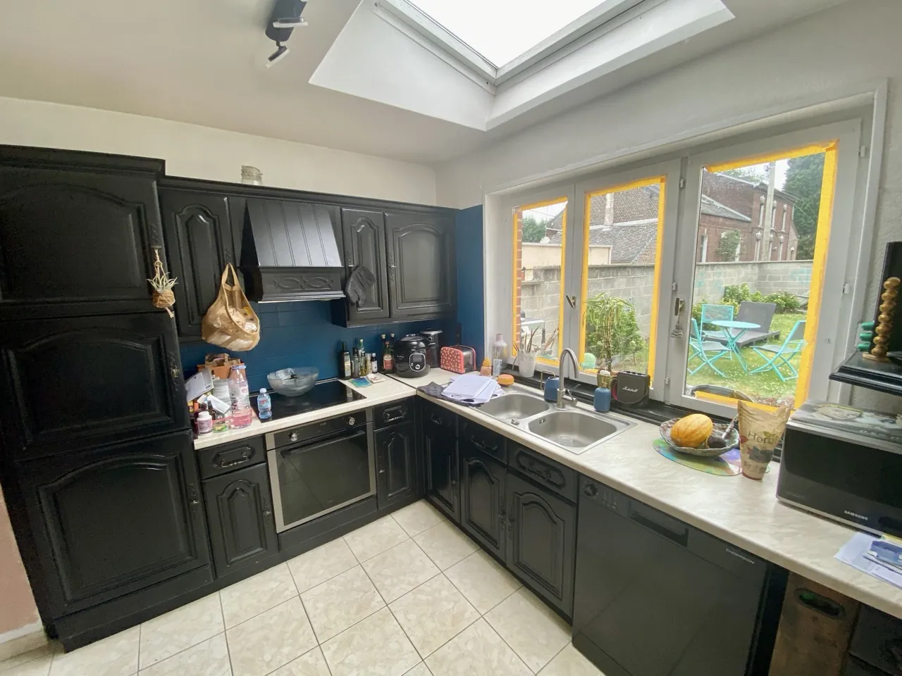 Belle maison familiale à vendre à Maubeuge, 3 chambres, jardin et garage, secteur calme 