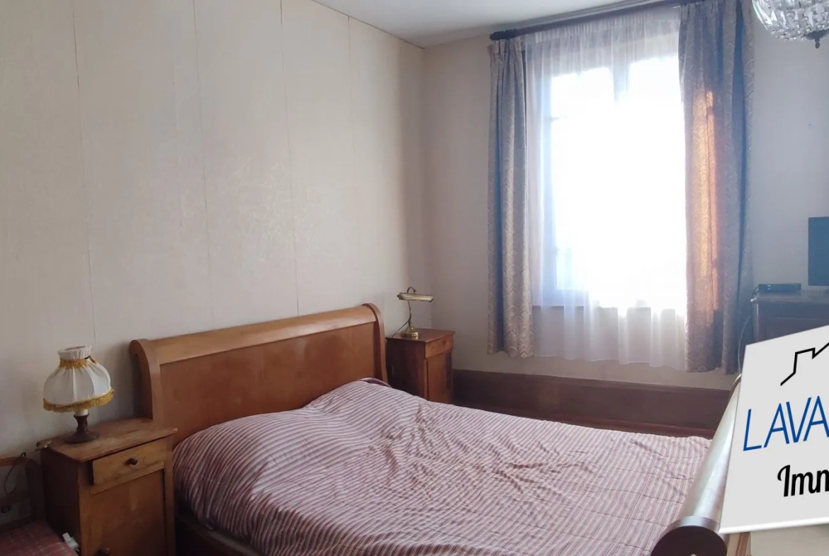 Maison 7 pièces avec T2 indépendant à Beauquesne – 158 m² 