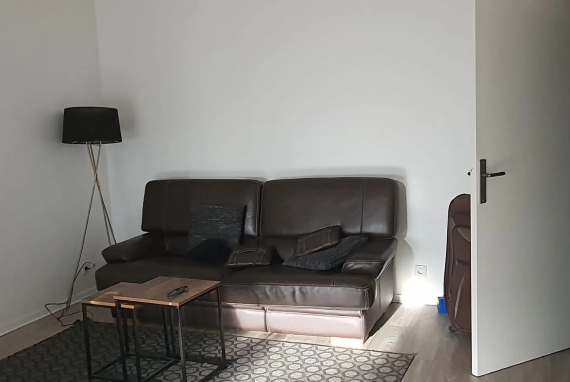 Studio de 29,87 m² à Cergy Le Haut, vendu loué, proche gare et commerces 