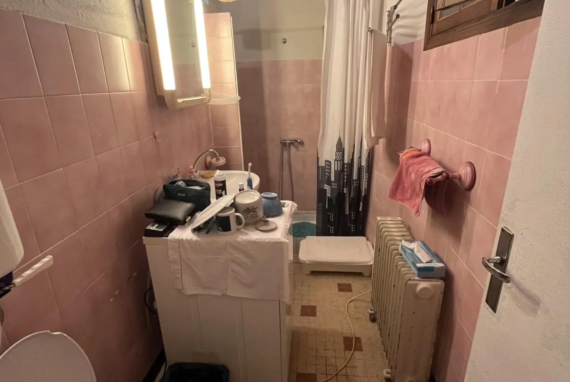 Maison de village à Liaucous avec grand potentiel et travaux à prévoir 