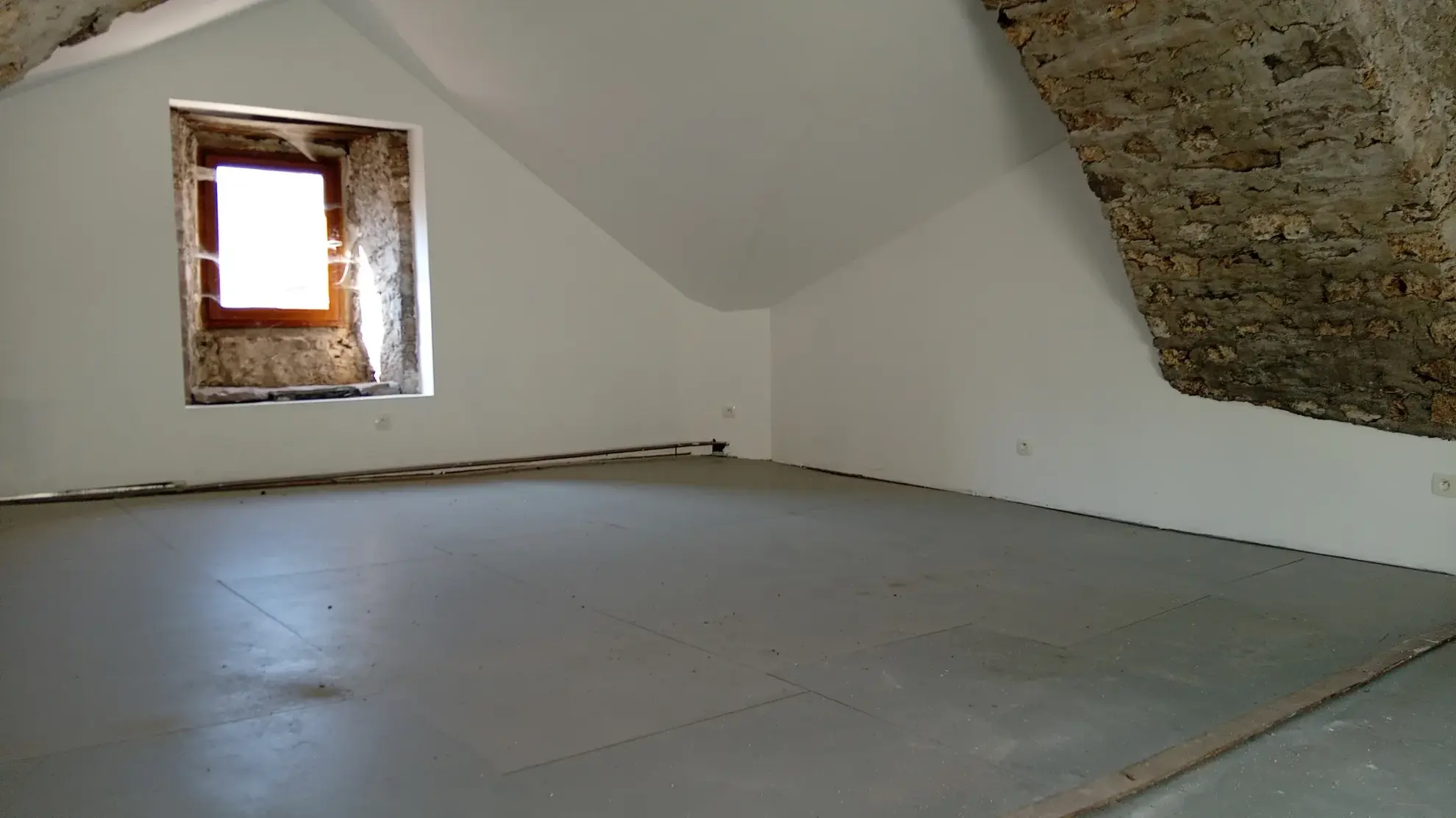 Maison de village à Liaucous avec grand potentiel et travaux à prévoir 
