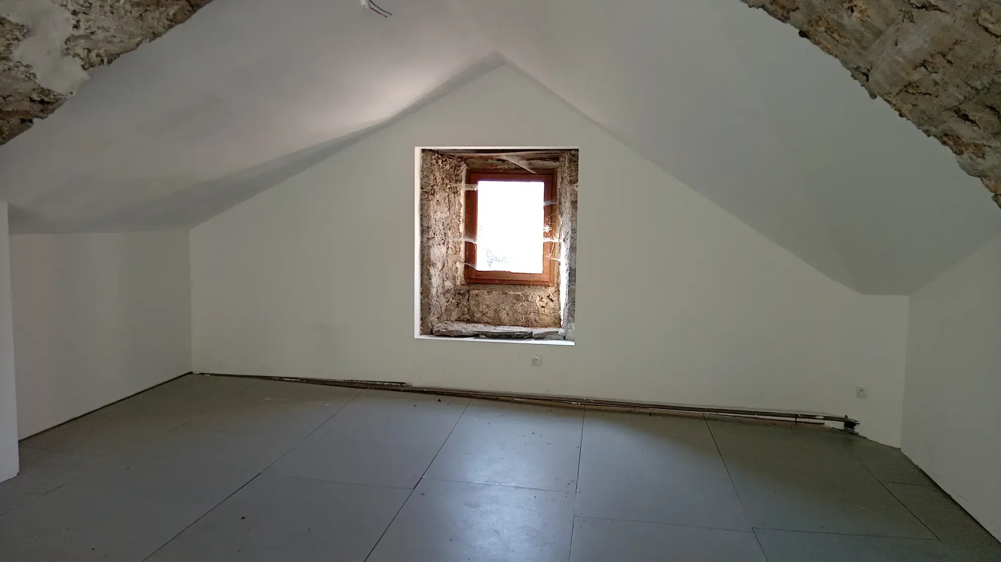 Maison de village à Liaucous avec grand potentiel et travaux à prévoir 