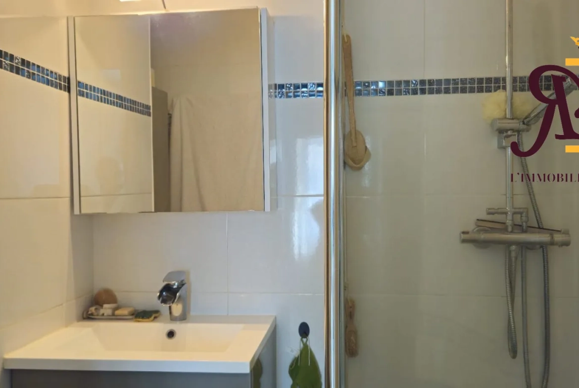 Appartement T2 avec terrasse et vue campagne à vendre à Plan-de-Cuques 