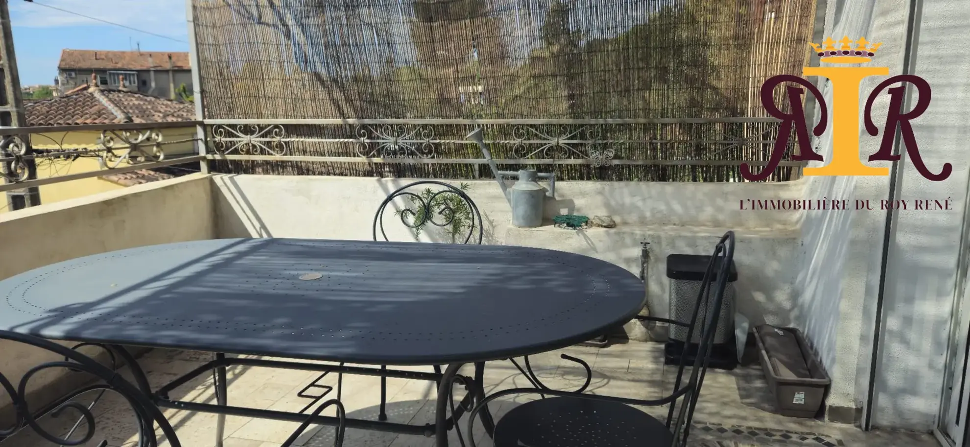 Appartement T2 avec terrasse et vue campagne à vendre à Plan-de-Cuques 