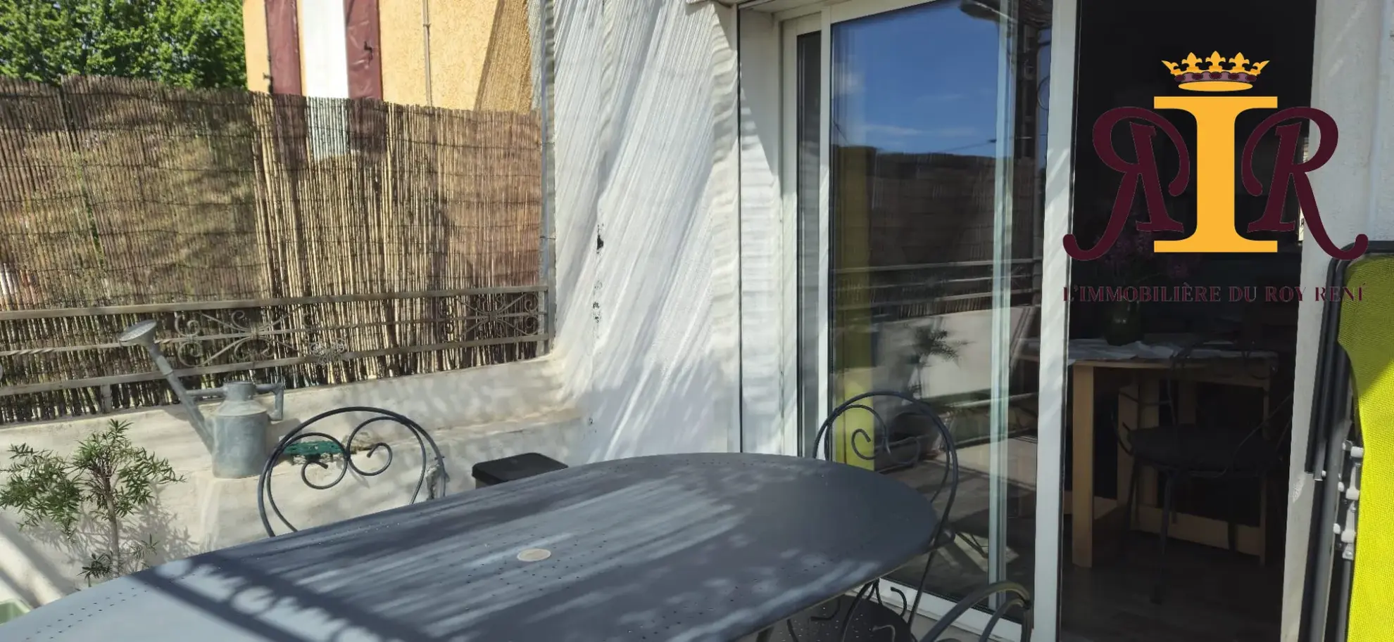 Appartement T2 avec terrasse et vue campagne à vendre à Plan-de-Cuques 