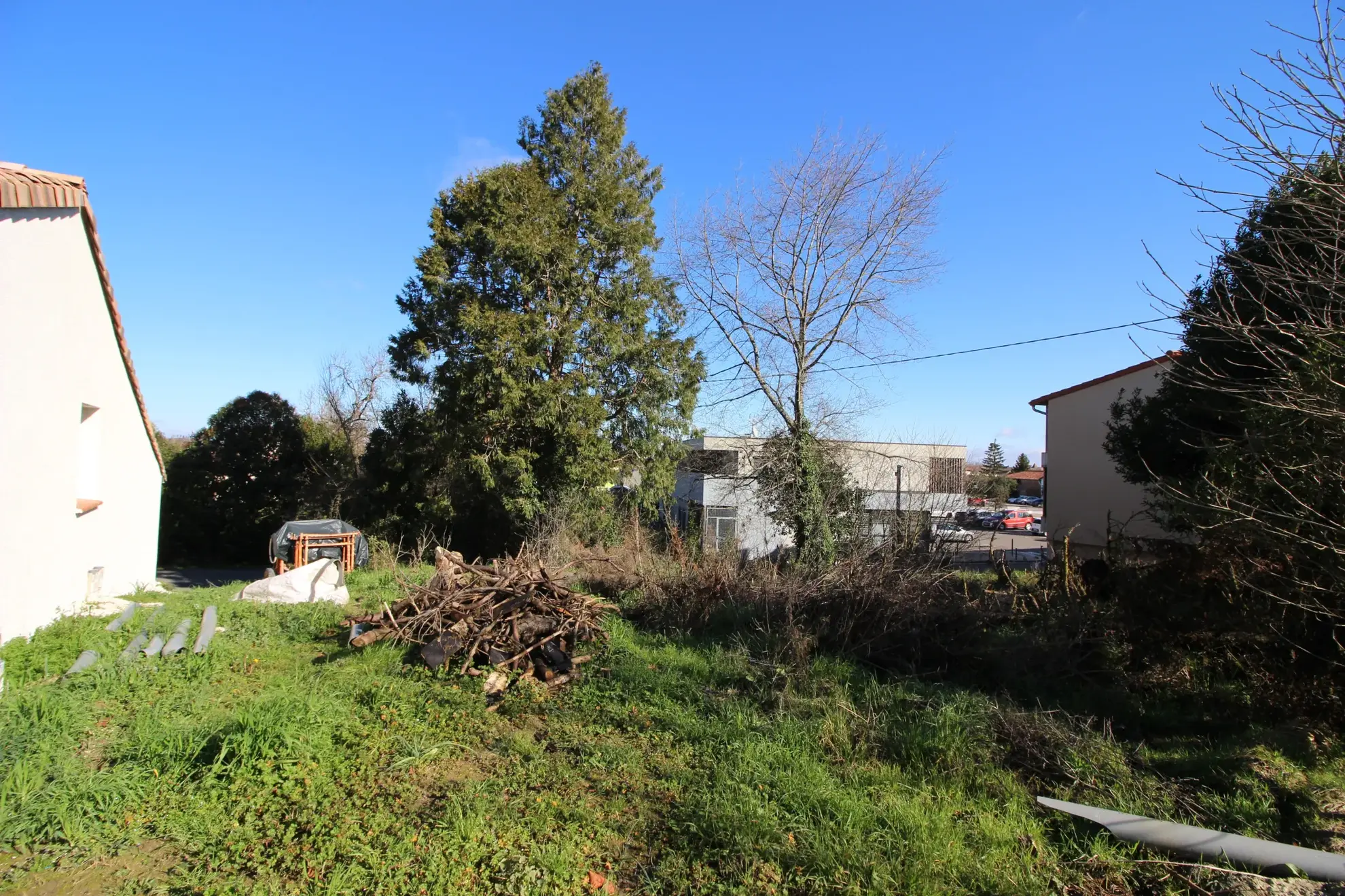 Terrain constructible de 485 m² à Montbartier, idéal pour résidence ou investissement 