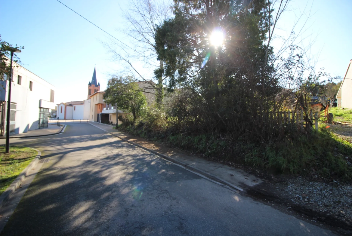 Terrain constructible de 485 m² à Montbartier, idéal pour résidence ou investissement 