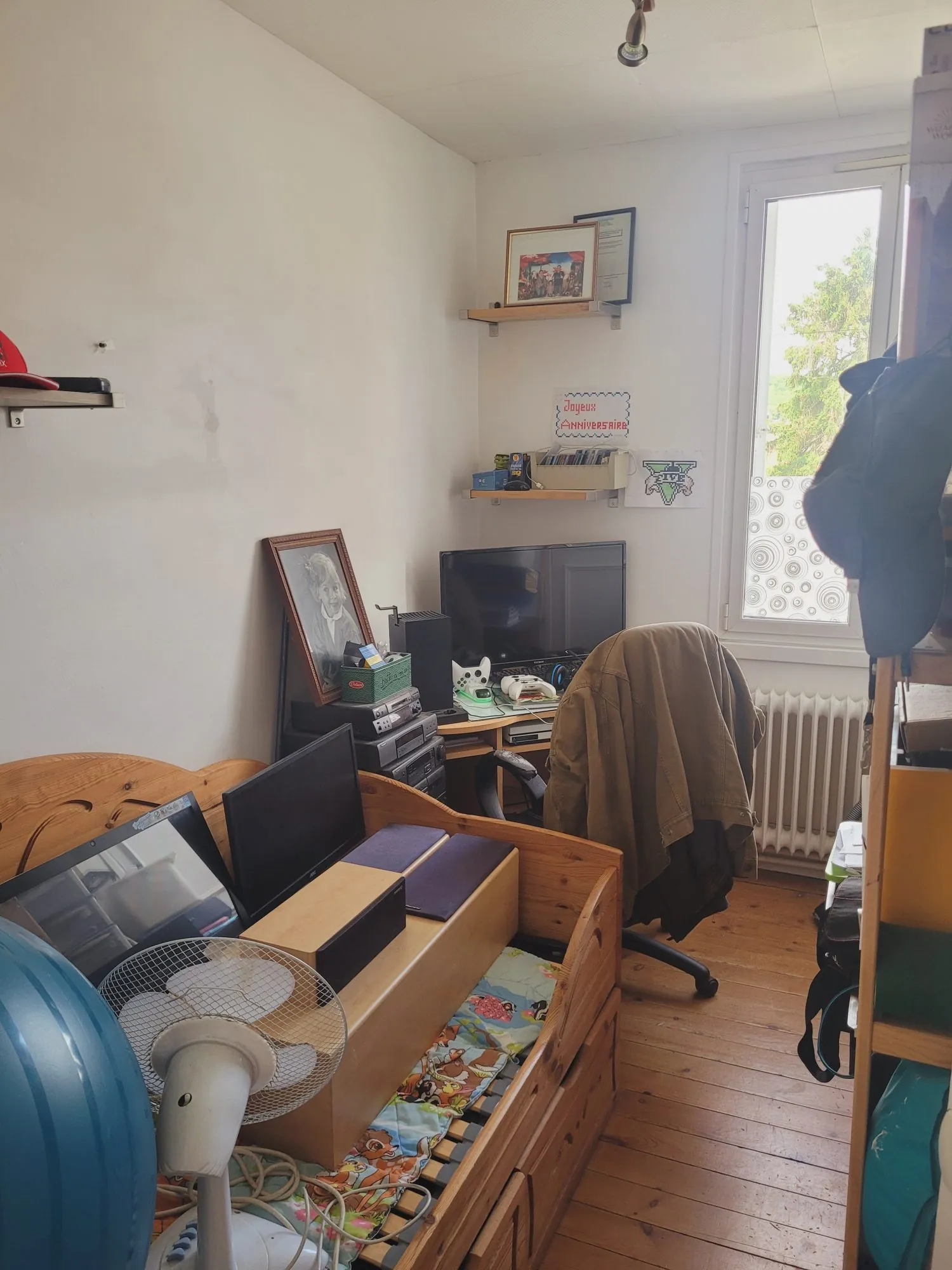 Maison ancienne avec dépendance à Louviers - 2 chambres et jardin clos 