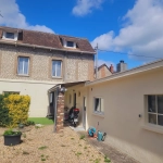 Maison ancienne avec dépendance à Louviers - 2 chambres et jardin clos