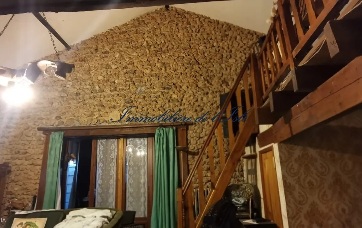 Maison de campagne en viager à Sanilhac - 170 m² avec grand jardin 