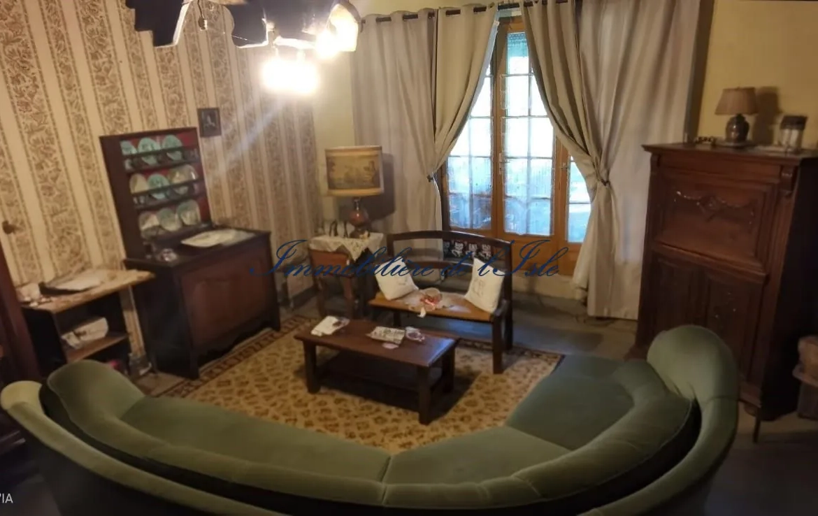 Maison de campagne en viager à Sanilhac - 170 m² avec grand jardin 