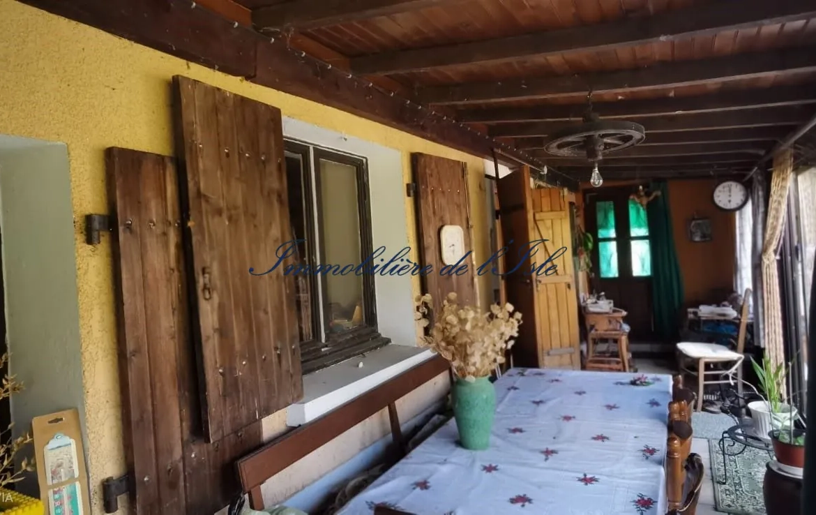 Maison de campagne en viager à Sanilhac - 170 m² avec grand jardin 