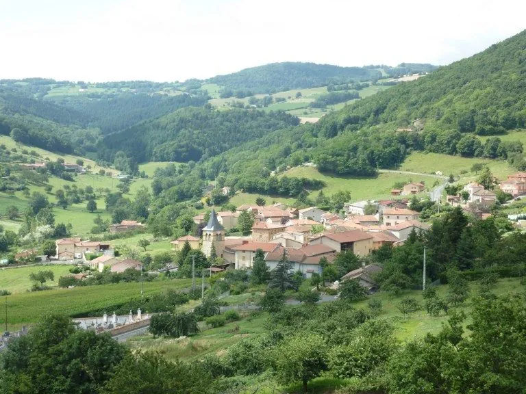 Terrain constructible de 1224 m² à Ancy avec exposition sud 