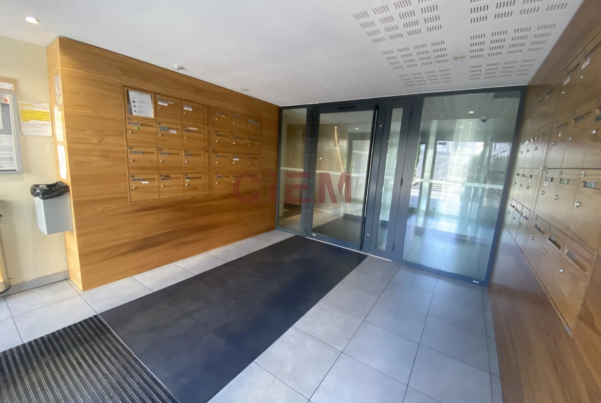 Vente d'un appartement T3 lumineux avec terrasses et garage à Montpellier 