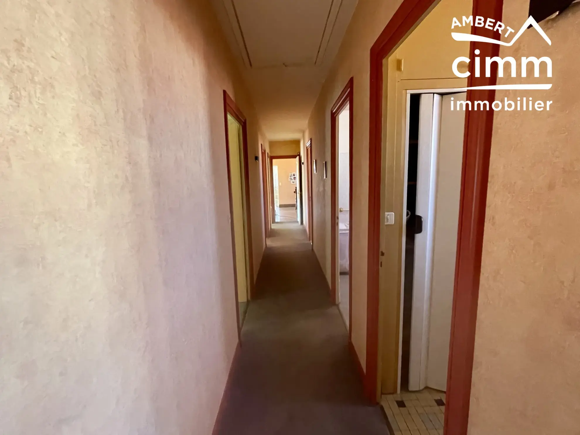Bel appartement T5 avec terrasse à Ambert - Idéalement situé 