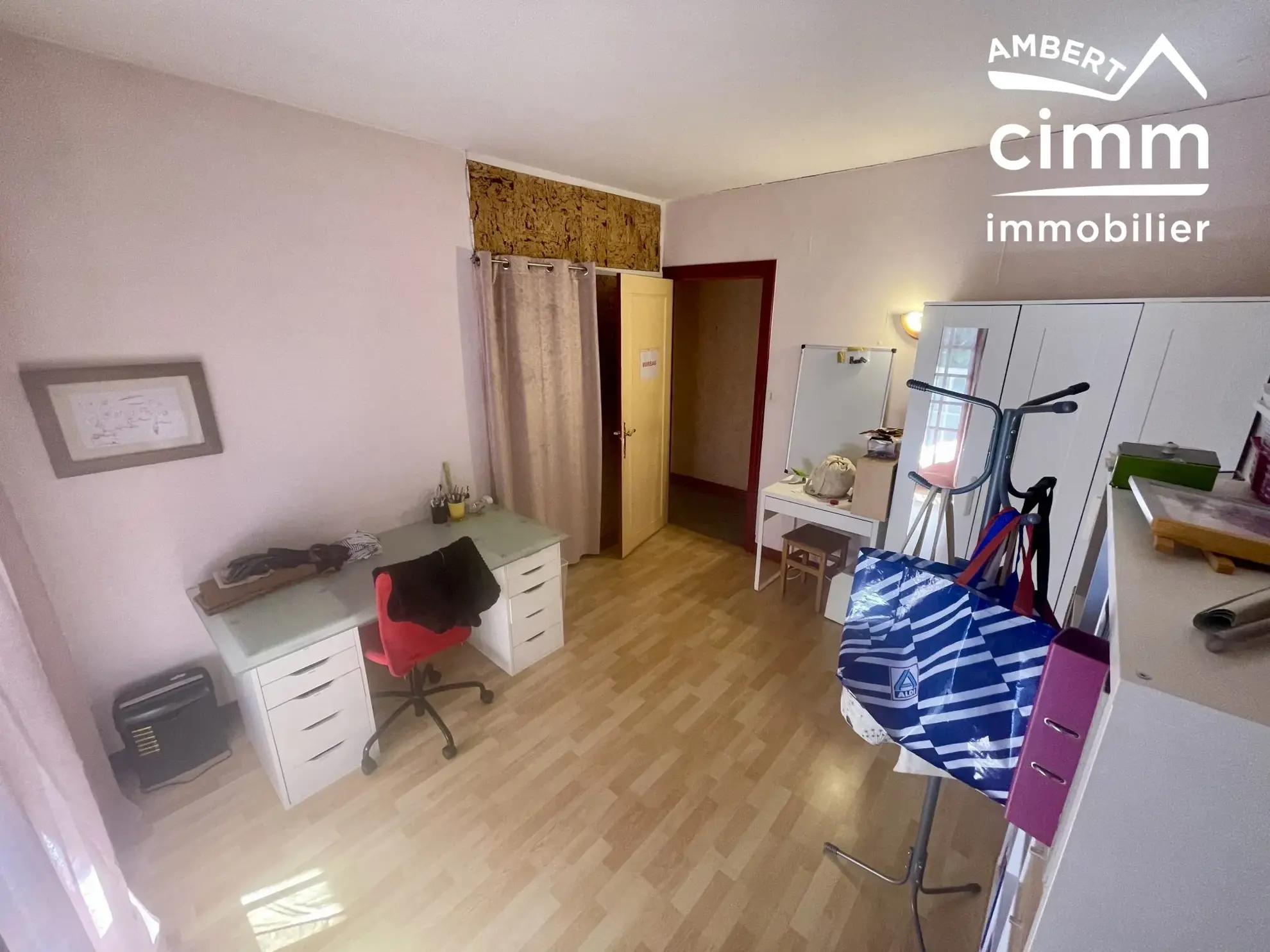 Bel appartement T5 avec terrasse à Ambert - Idéalement situé 