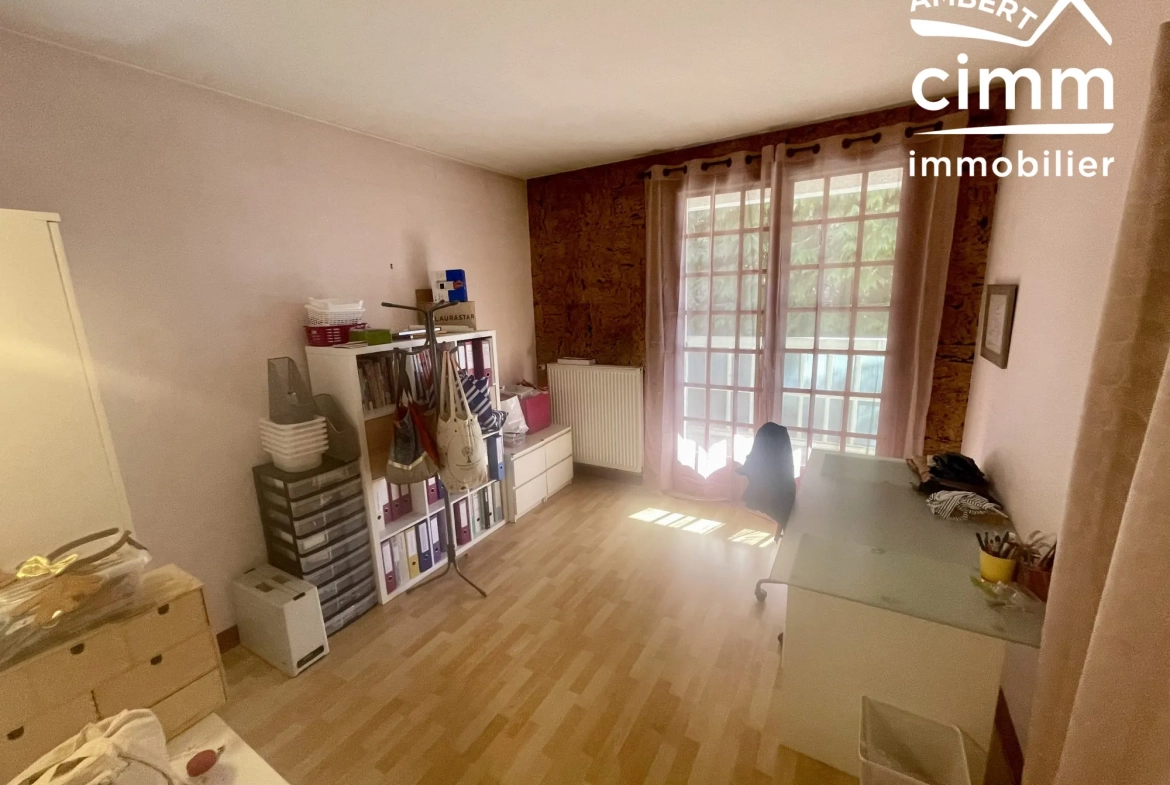 Bel appartement T5 avec terrasse à Ambert - Idéalement situé 