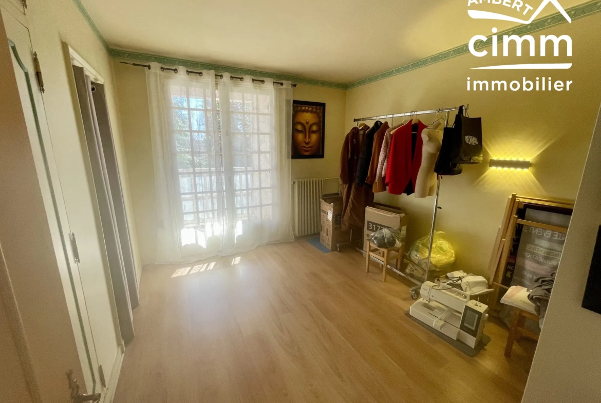 Bel appartement T5 avec terrasse à Ambert - Idéalement situé 