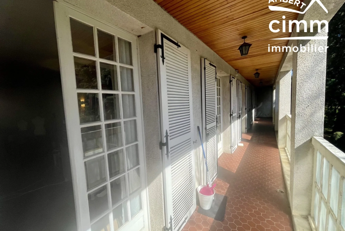 Bel appartement T5 avec terrasse à Ambert - Idéalement situé 