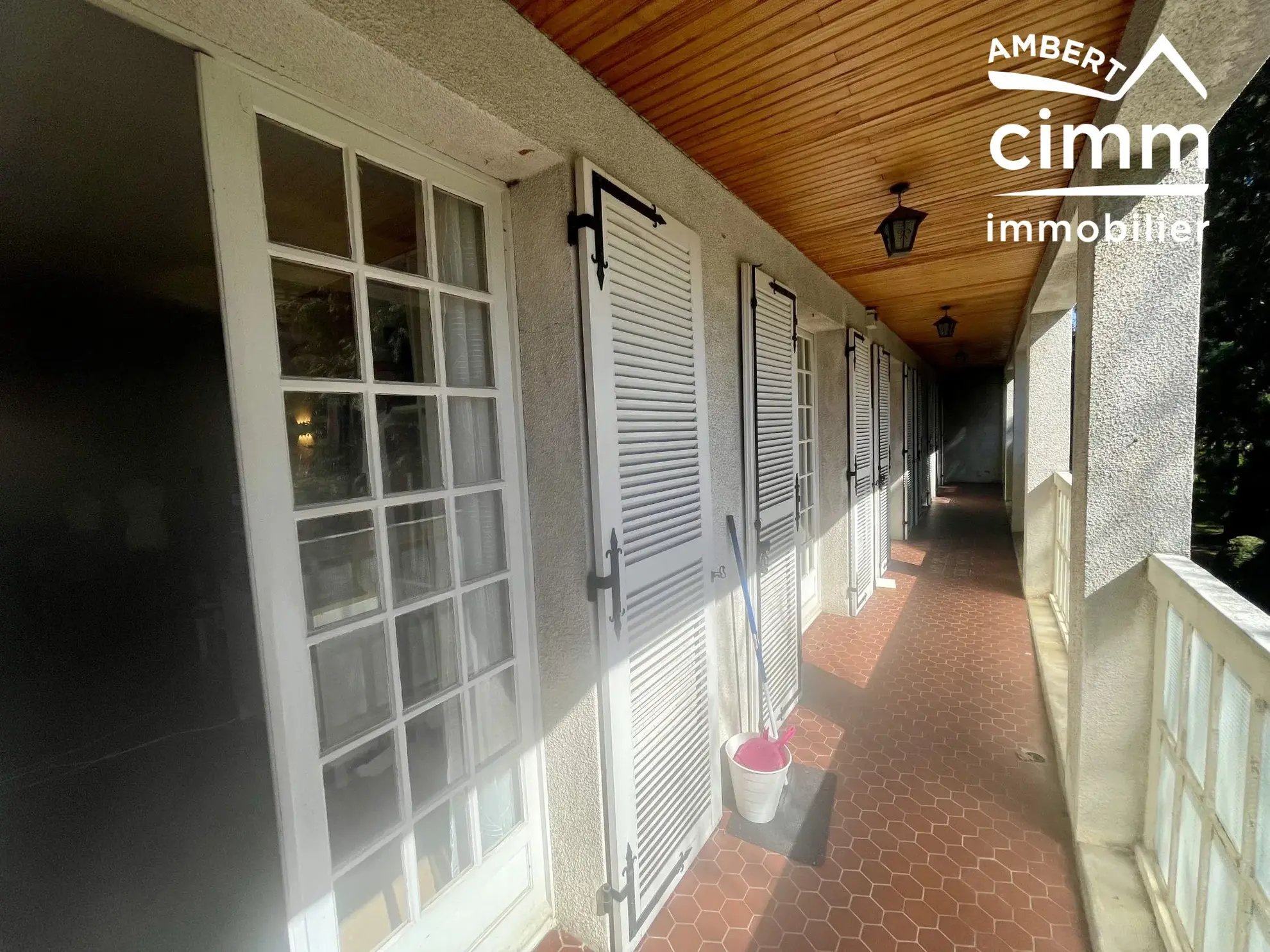 Bel appartement T5 avec terrasse à Ambert - Idéalement situé 