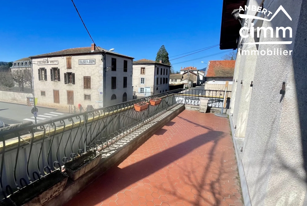 Bel appartement T5 avec terrasse à Ambert - Idéalement situé 