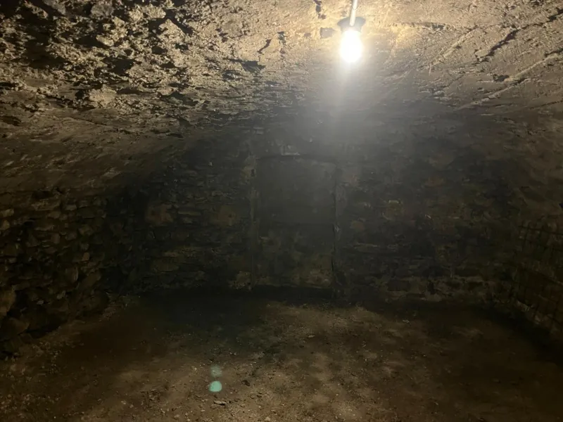 Maison de village à Goncelin avec dépendances et cour privée - Potentiel élevé 