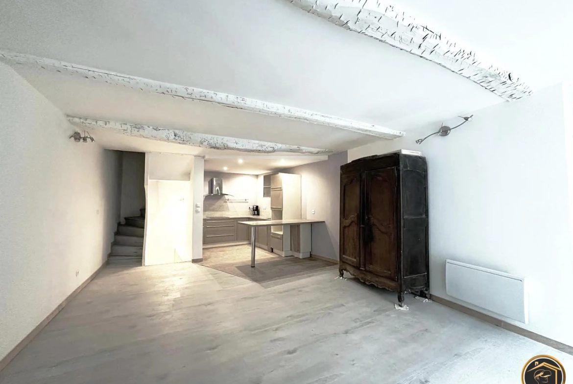 Maison de village rénovée avec garage à Saint-Pons-de-Thomières 