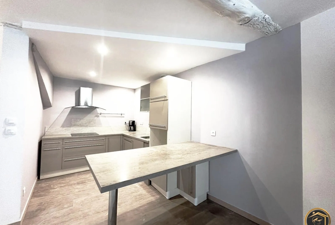 Maison de village rénovée avec garage à Saint-Pons-de-Thomières 