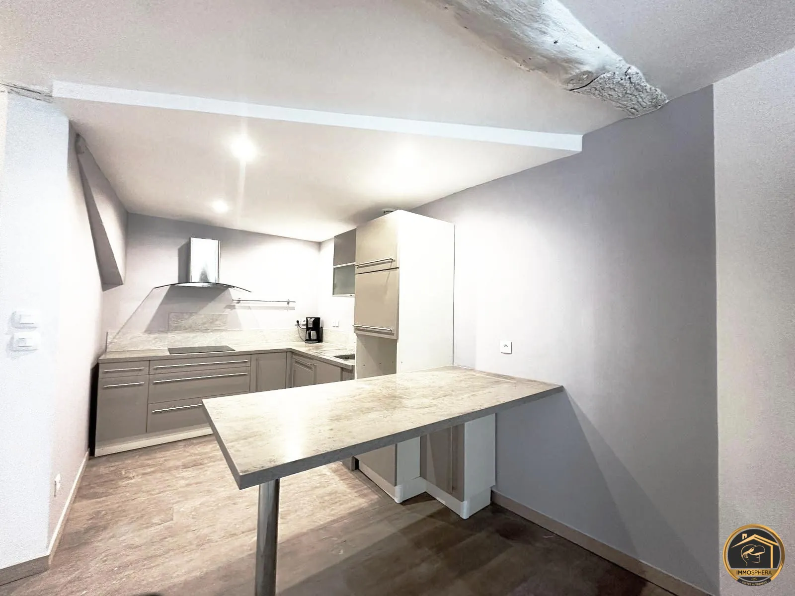 Maison de village rénovée avec garage à Saint-Pons-de-Thomières 