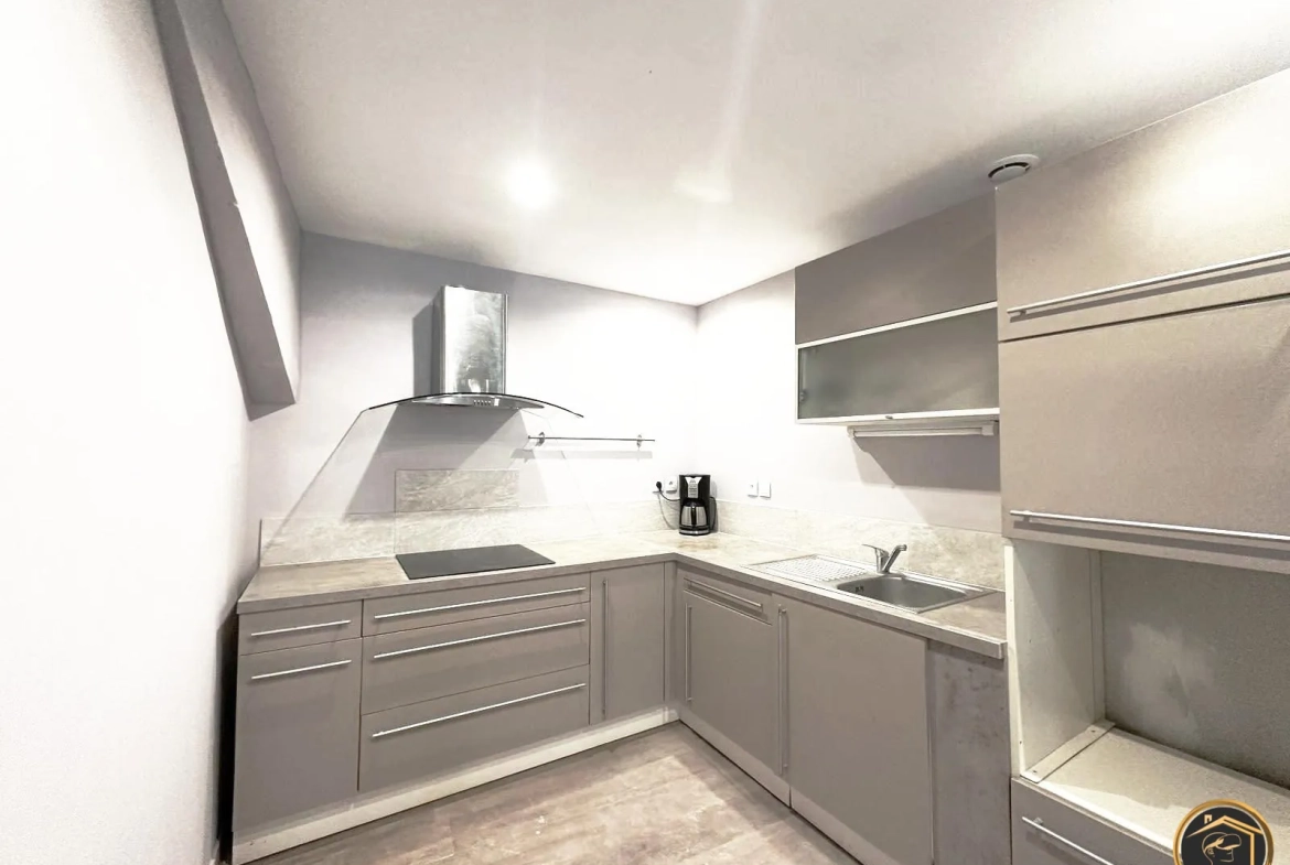 Maison de village rénovée avec garage à Saint-Pons-de-Thomières 