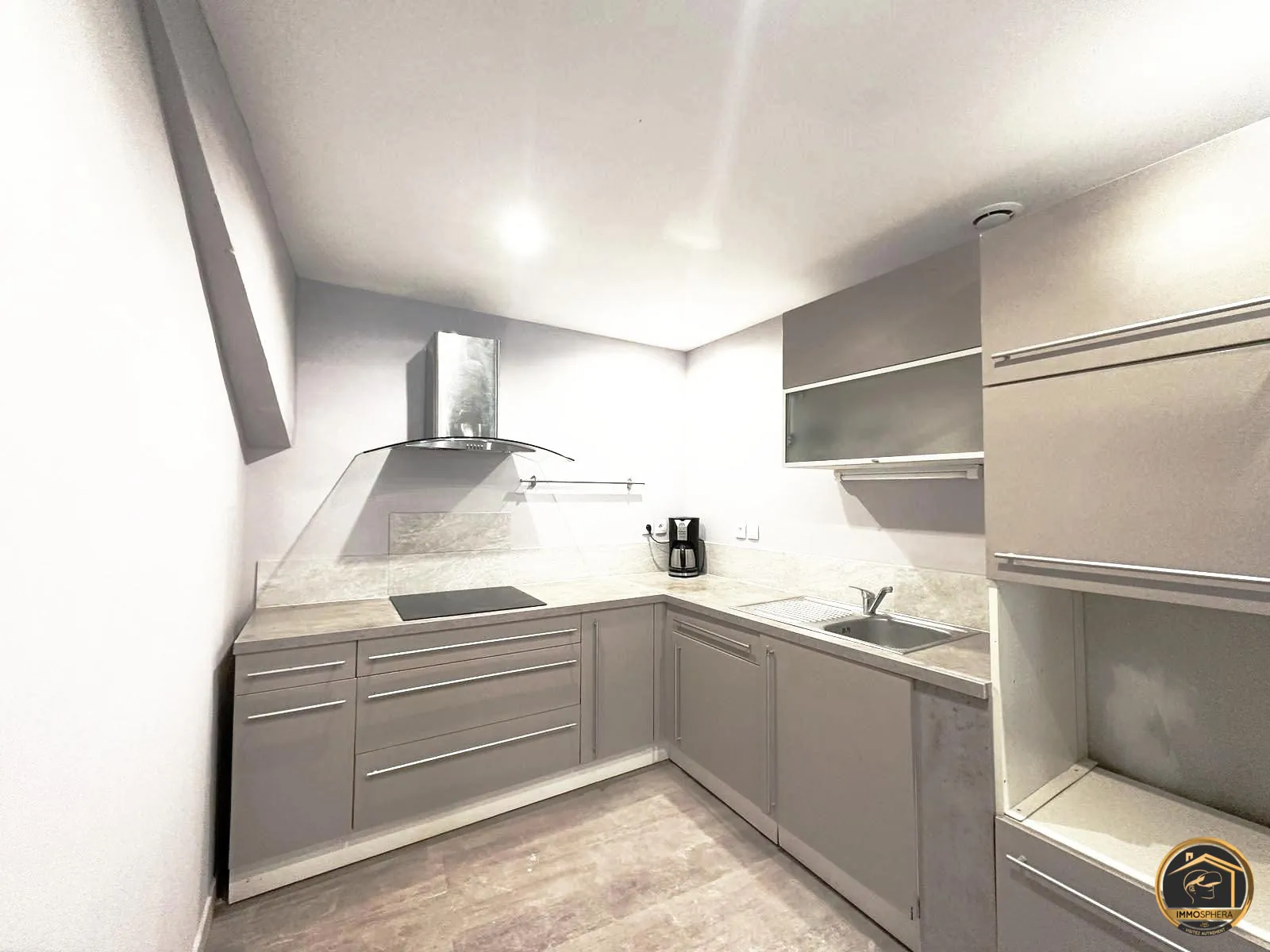 Maison de village rénovée avec garage à Saint-Pons-de-Thomières 