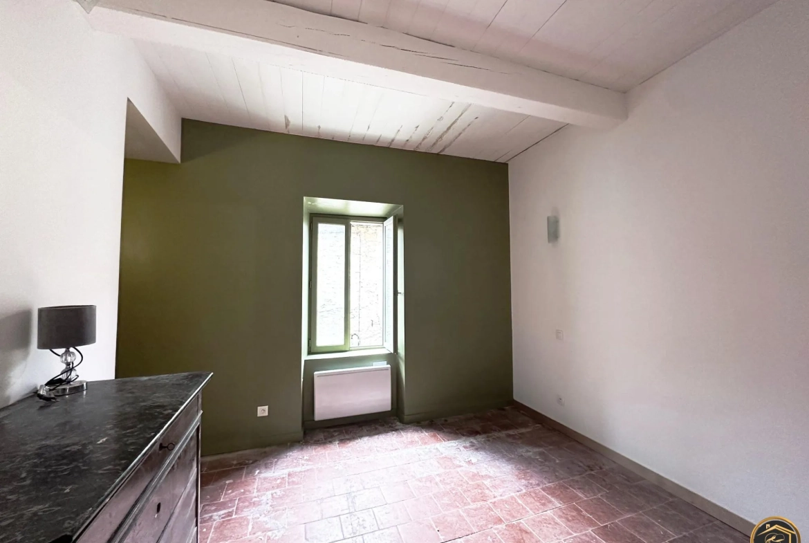 Maison de village rénovée avec garage à Saint-Pons-de-Thomières 