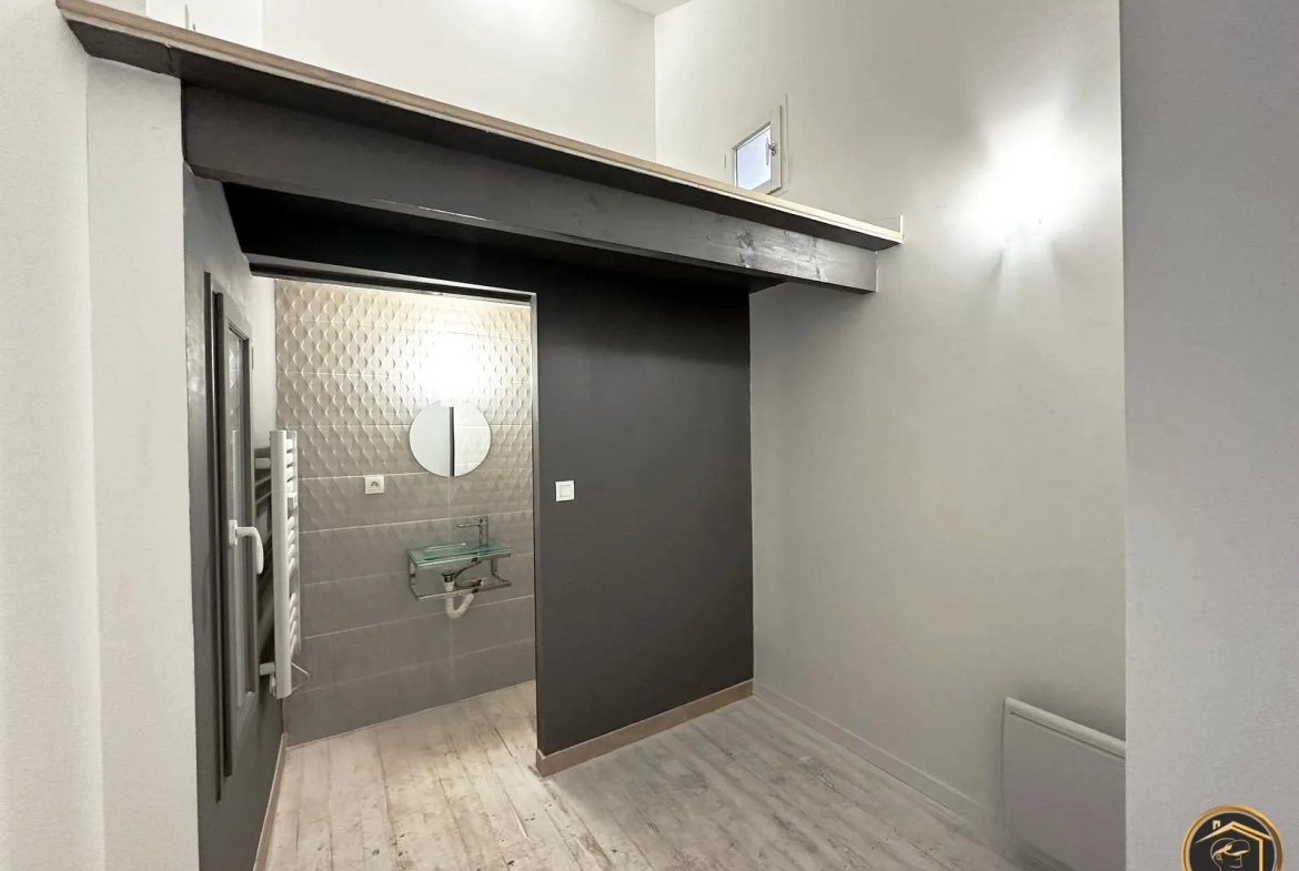 Maison de village rénovée avec garage à Saint-Pons-de-Thomières 