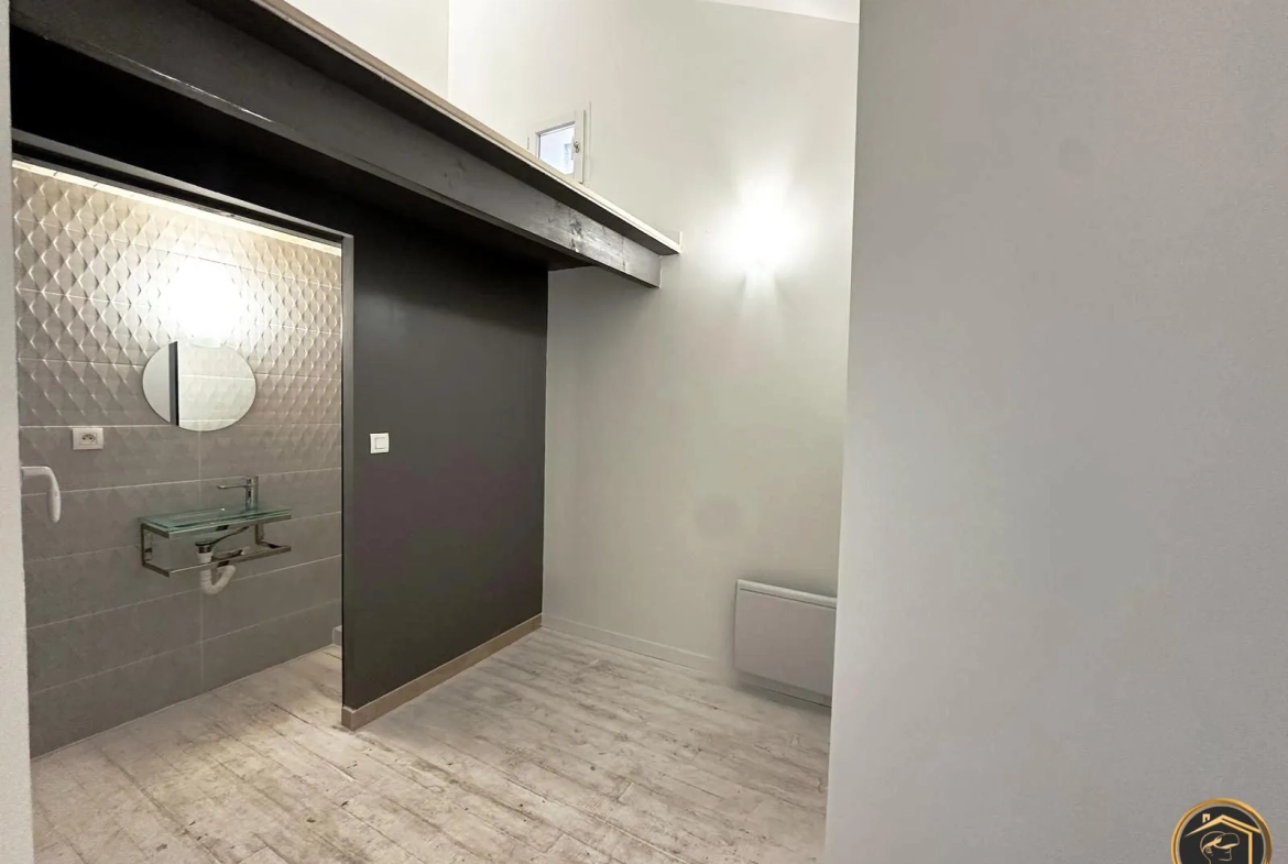 Maison de village rénovée avec garage à Saint-Pons-de-Thomières 