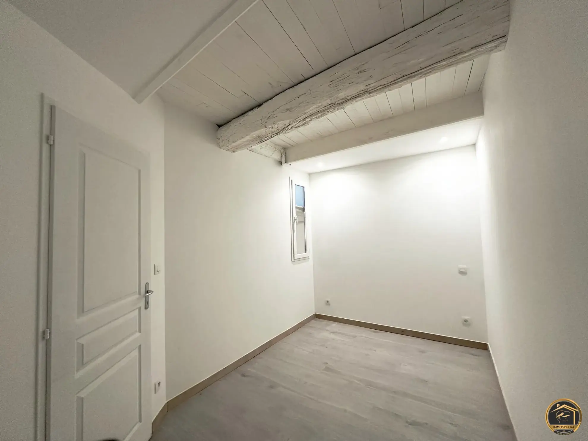 Maison de village rénovée avec garage à Saint-Pons-de-Thomières 