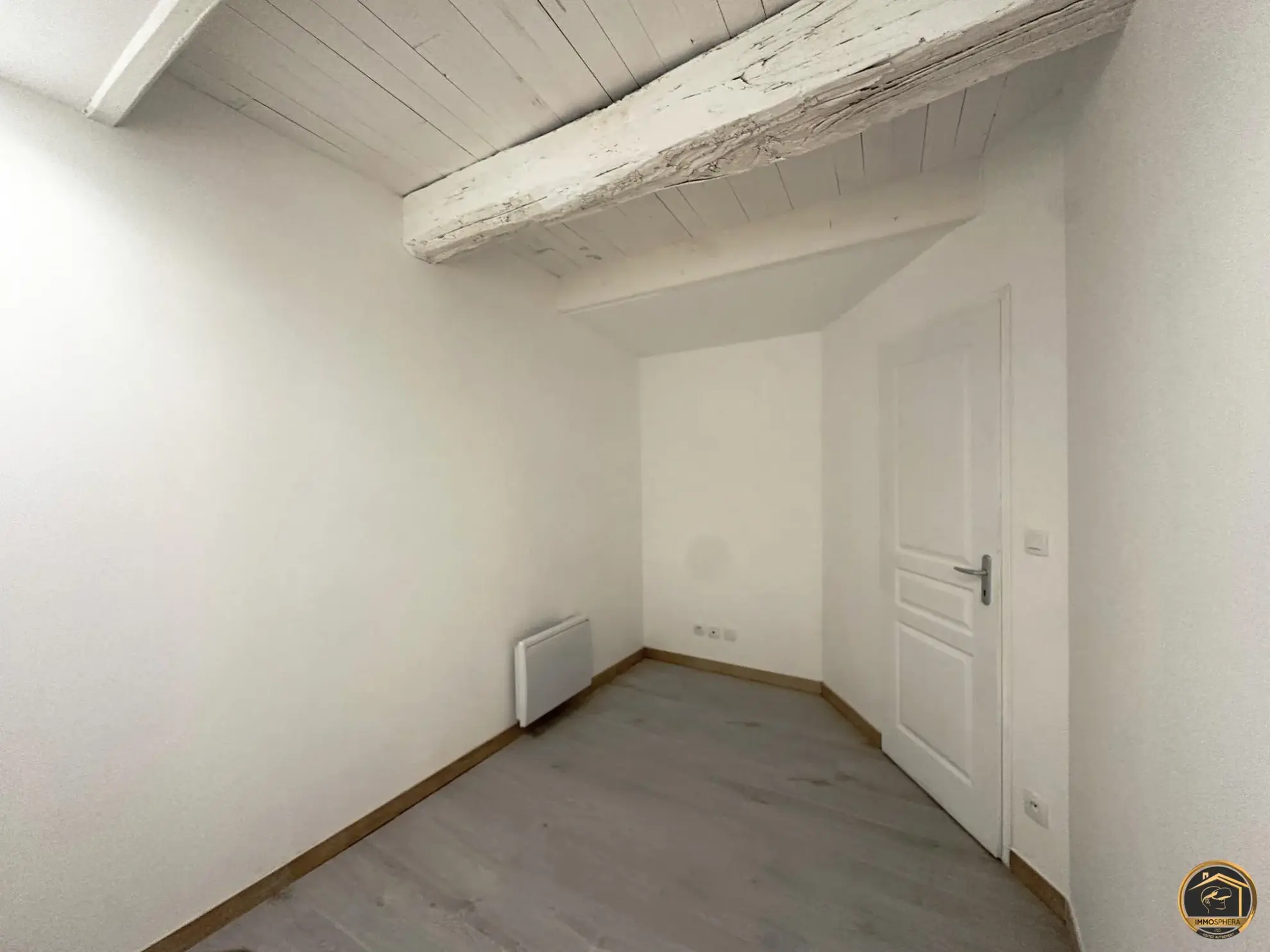 Maison de village rénovée avec garage à Saint-Pons-de-Thomières 